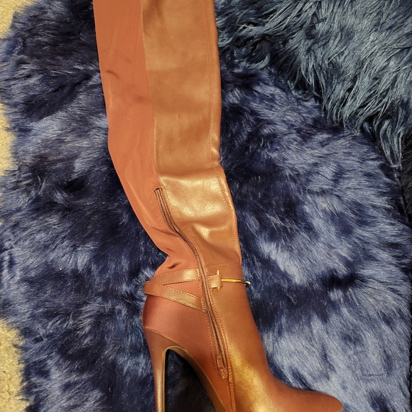 Ladies Burgandy High Fashionable Boots - Picture 1 of 16